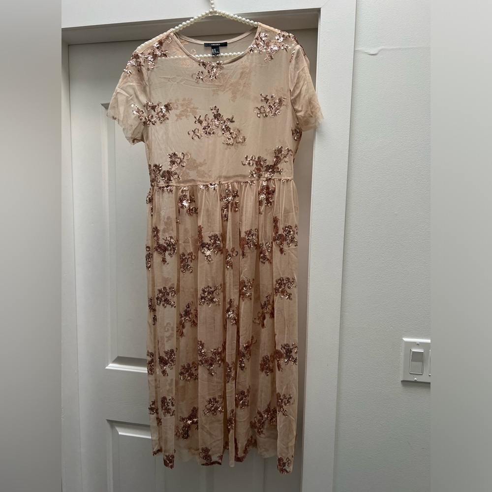 Women’s Forever 21 Midi Tulle/ soft net dress with rose gold sequins SZ Medium